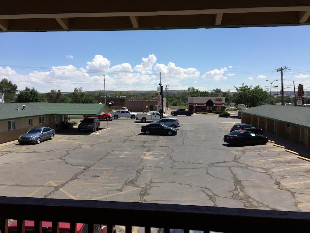 Encore Motel photo 37