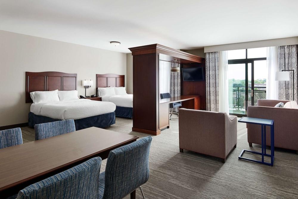 Hampton Inn & Suites Chicago/Mt. Prospect photo 14