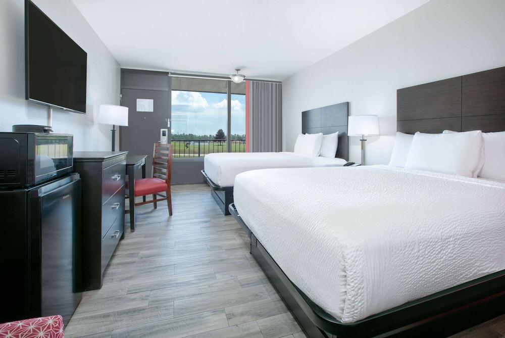 Ramada by Wyndham Diamondhead I-10/Gulfport photo 3
