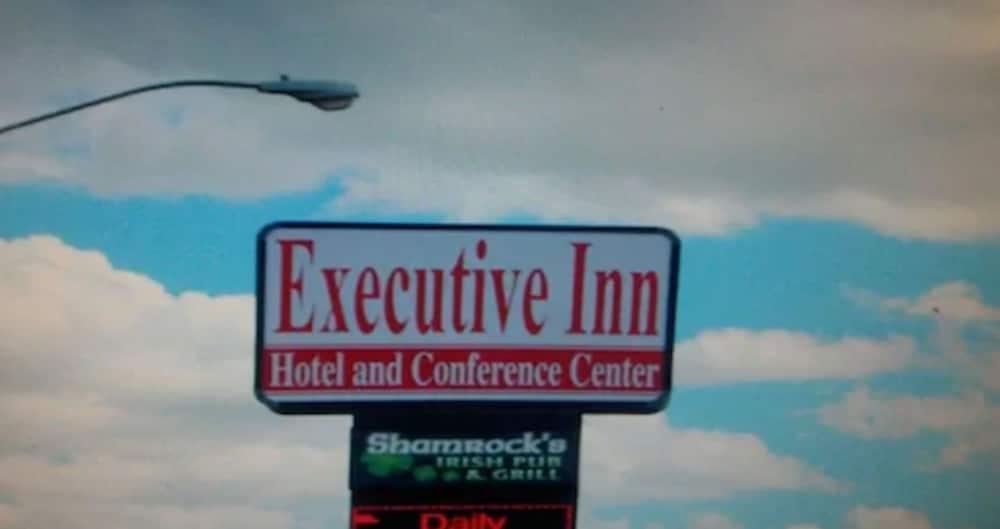 Executive Inn Hotel & Conference Centre photo 26