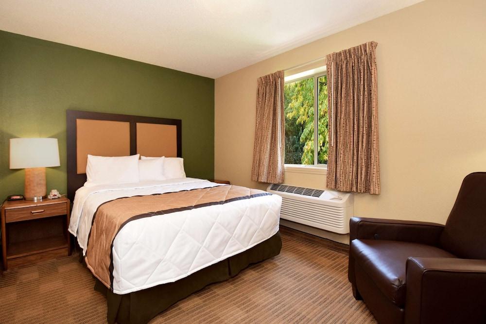 Extended Stay America Suites Ft Lauderdale Cyp Crk NW 6th Wy photo 4