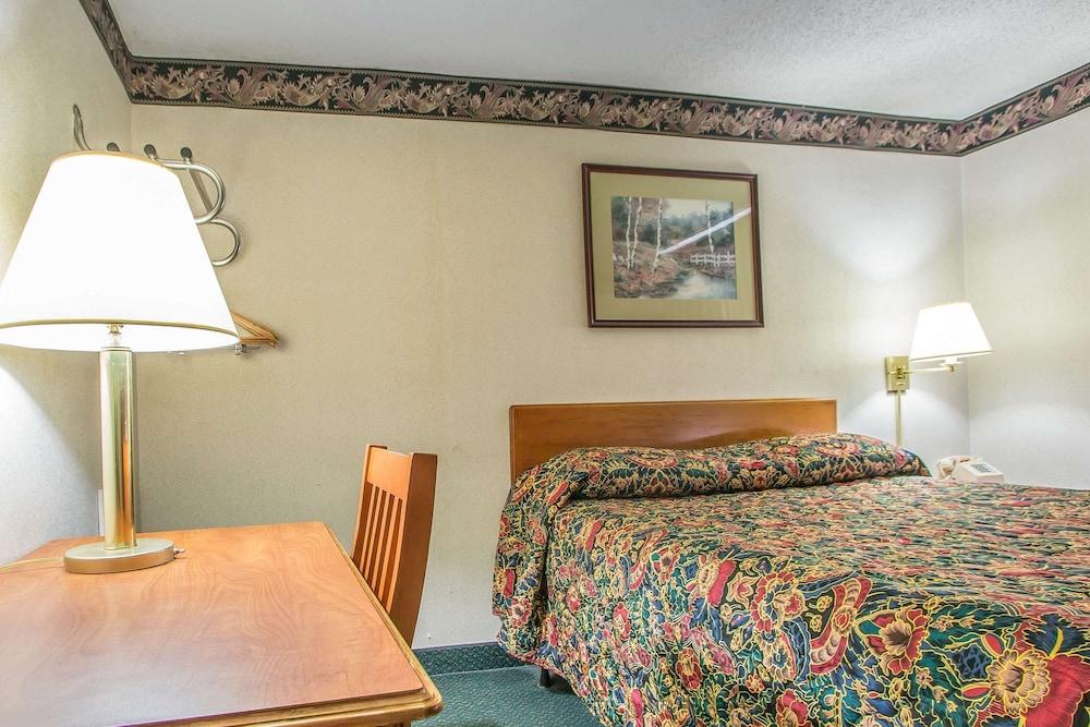 Rodeway Inn Bedford photo 21