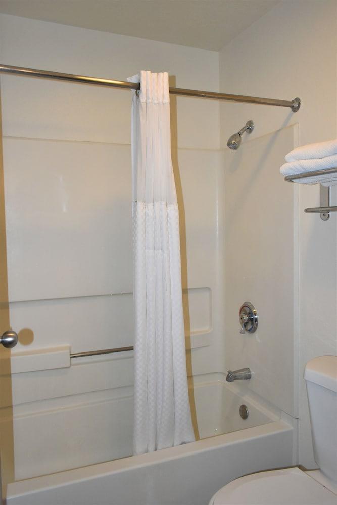 Travelodge by Wyndham Albuquerque East photo 19