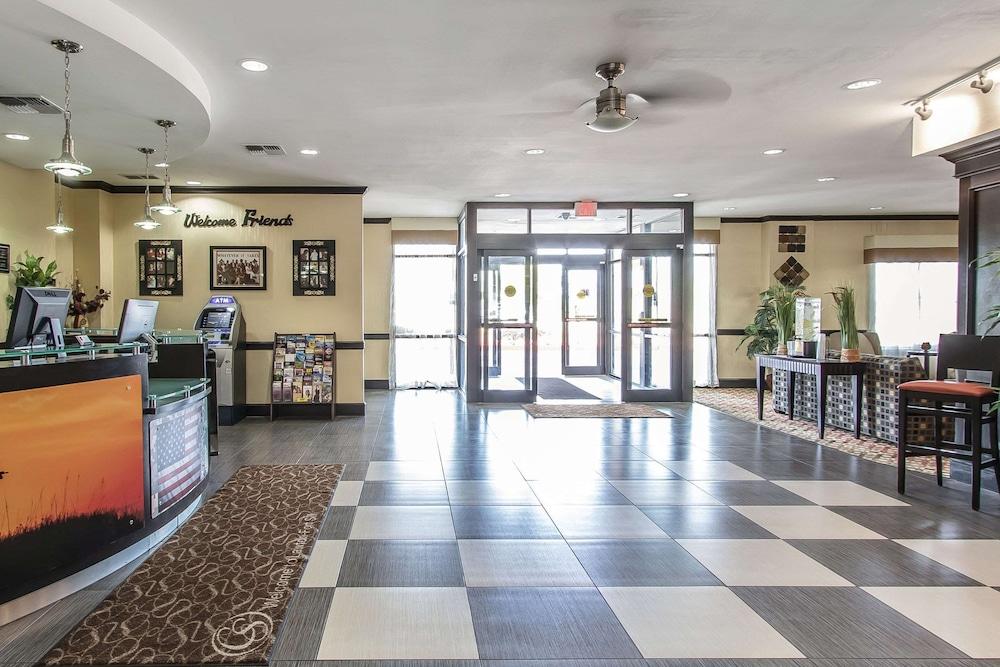 Comfort Suites Lawton Near Fort Sill photo 5