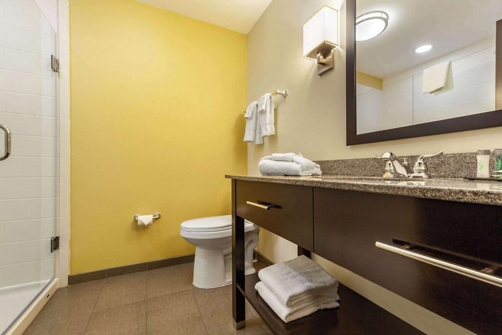 Sleep Inn & Suites Fargo Medical Center photo 24