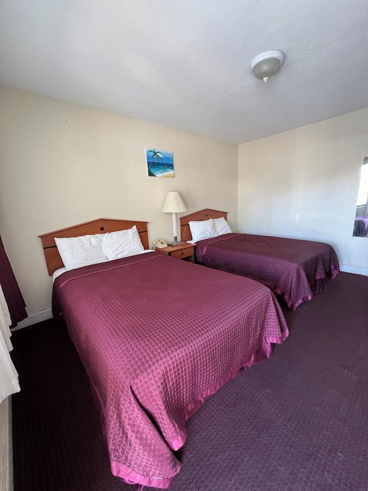 Budget Inn photo 6