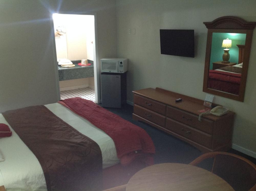 Budget Inn photo 14