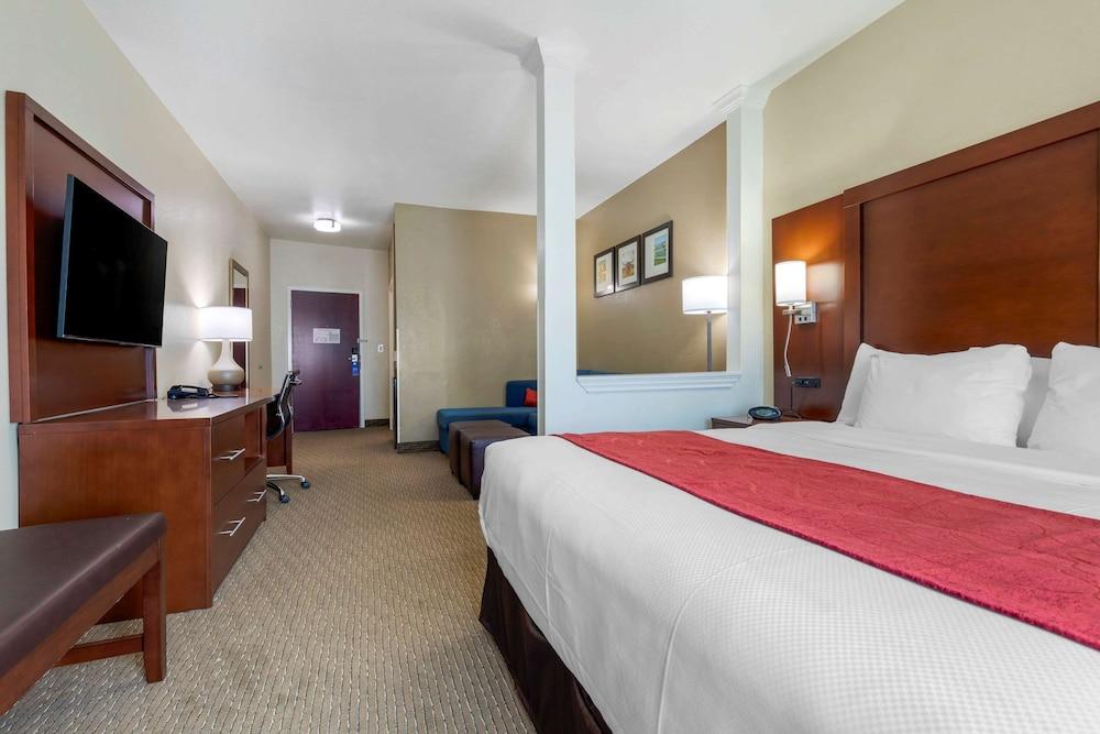 Comfort Suites Copperas Cove photo 5