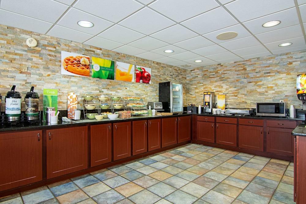 Quality Inn & Suites Richburg I-77 photo 31