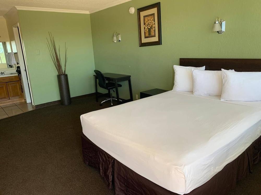 Mariposa Hotel photo 32