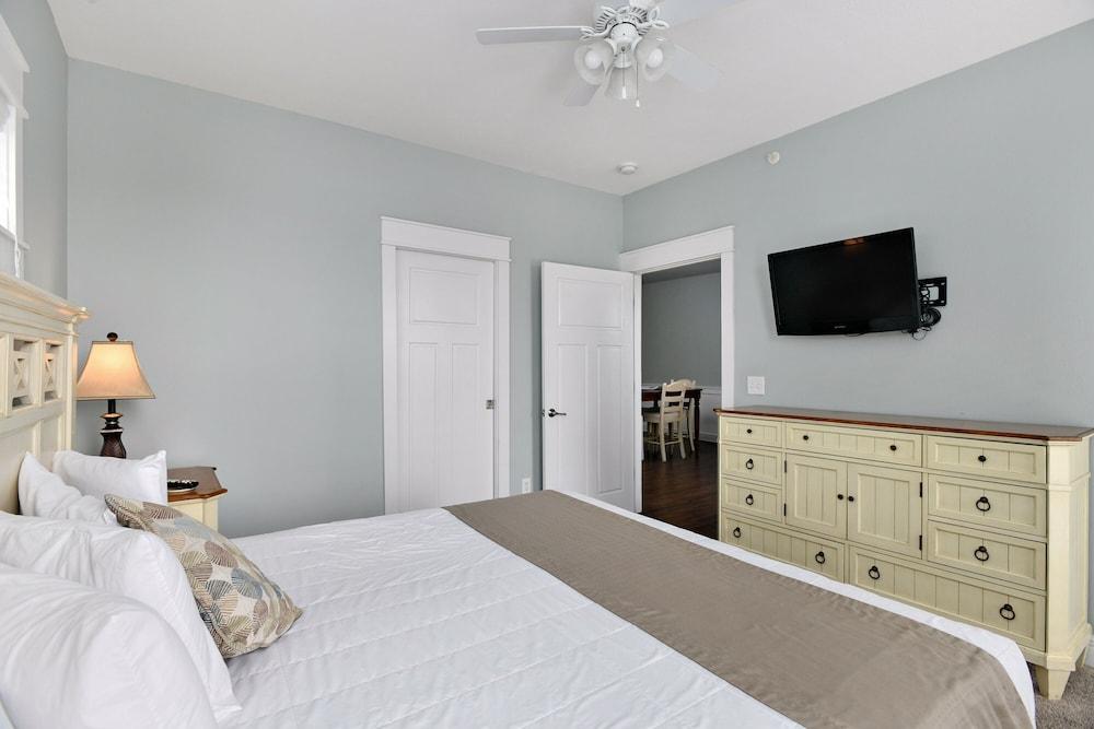 Bransons Nantucket photo 26