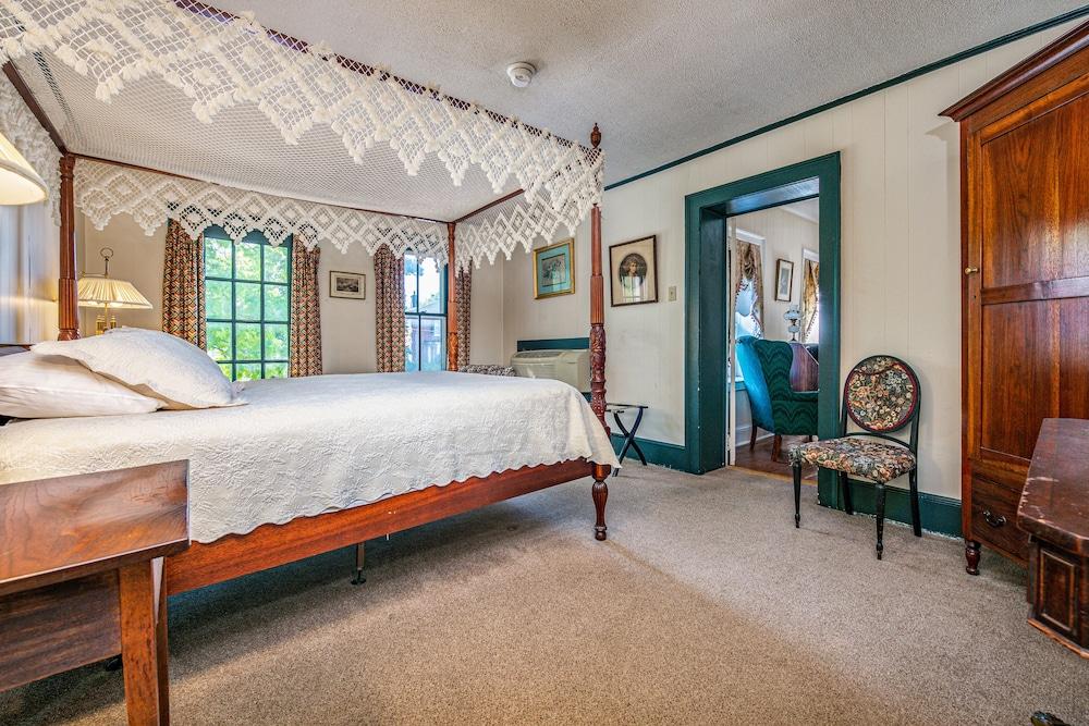 Wayside Inn photo 63