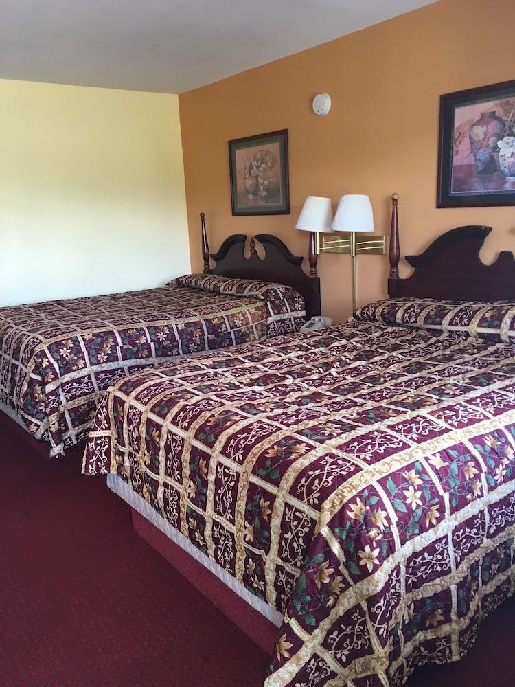 Regency Inn & Suites photo 5