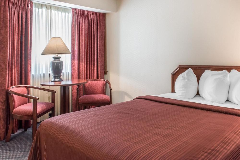 Quality Inn Bedford photo 12