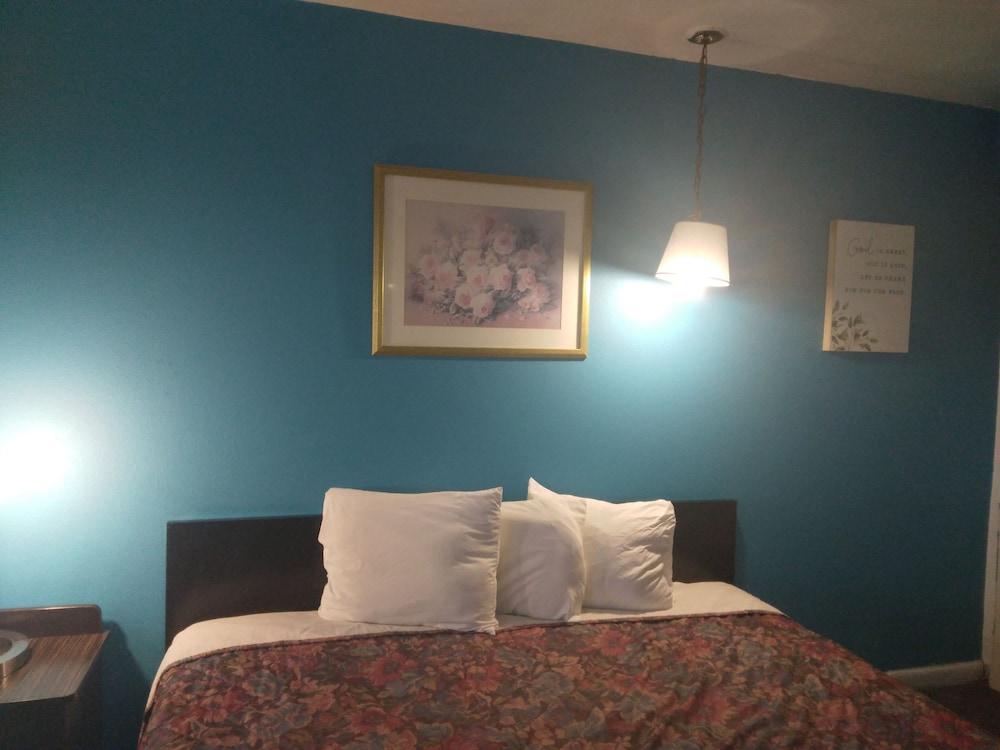 Capri Motel photo 5