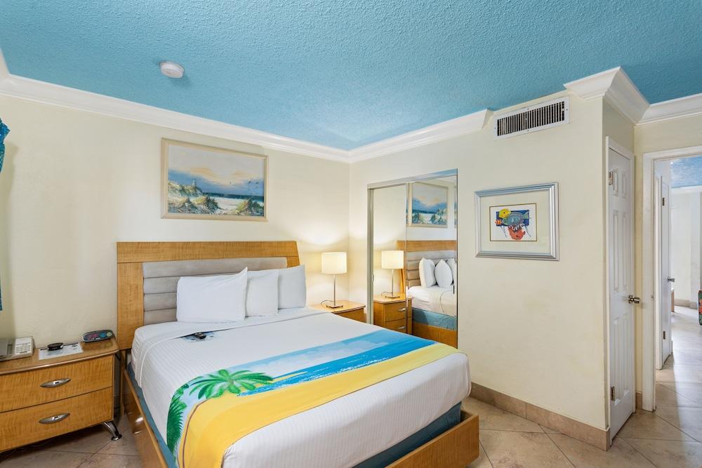 Bay Palms Waterfront Resort - Hotel and Marina photo 39