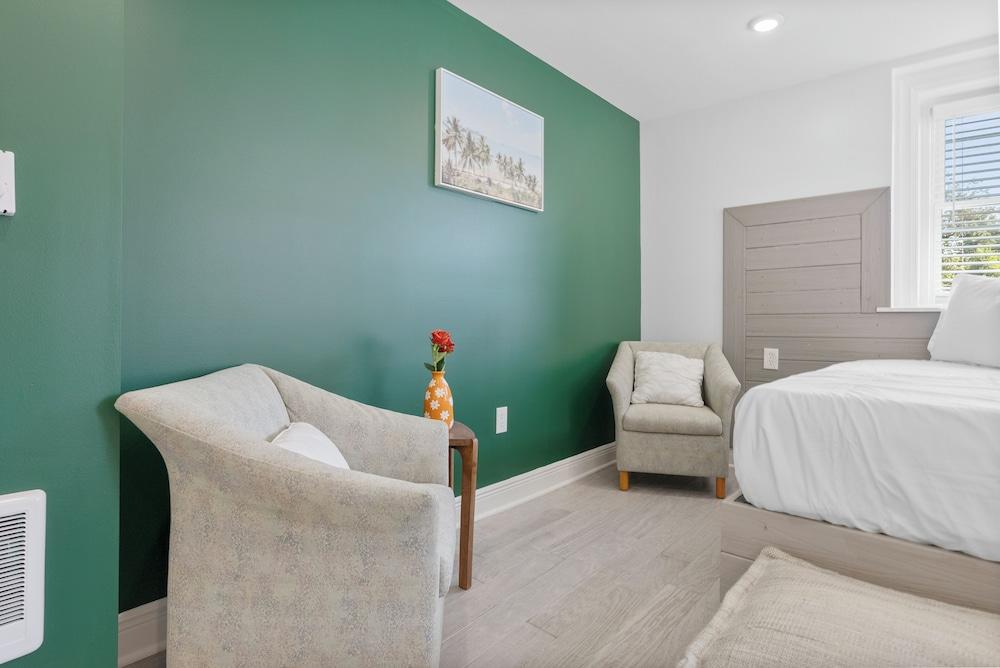 Extended Stay Comfy Suites FT photo 10