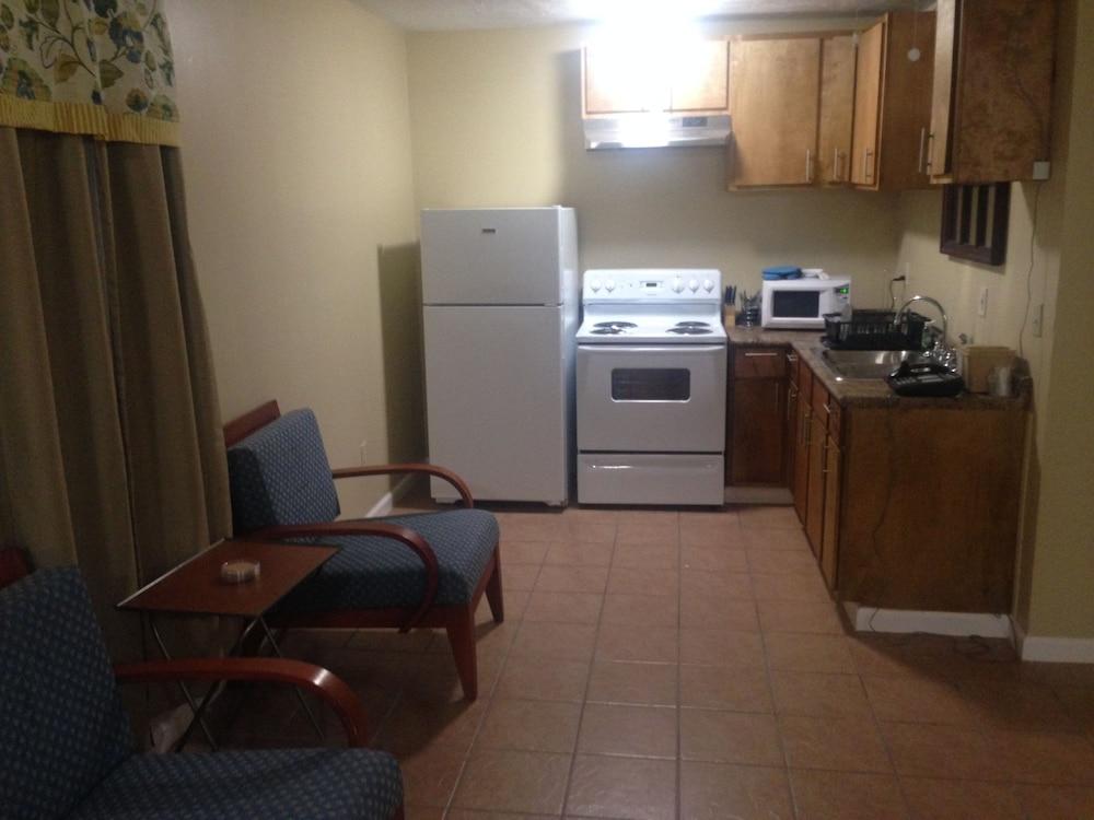 Pleasure Point Inn & Suites photo 8