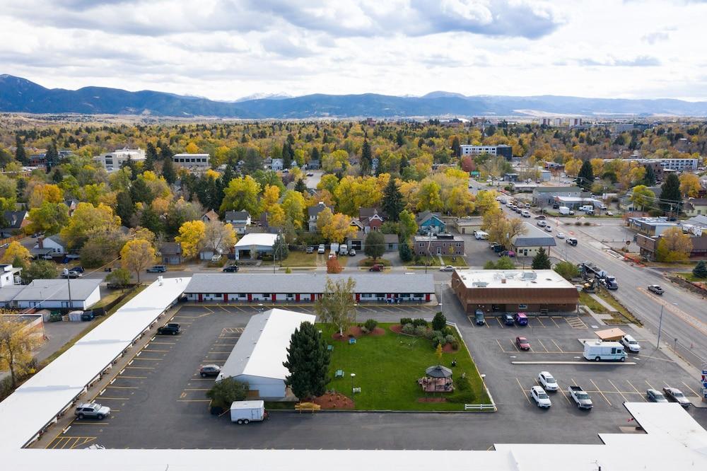 The Sapphire Motel photo 97