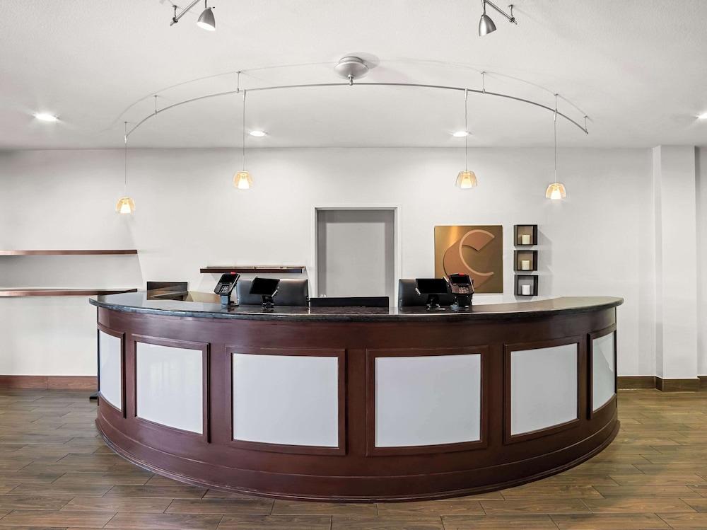 Comfort Suites Lindale - Tyler North photo 18
