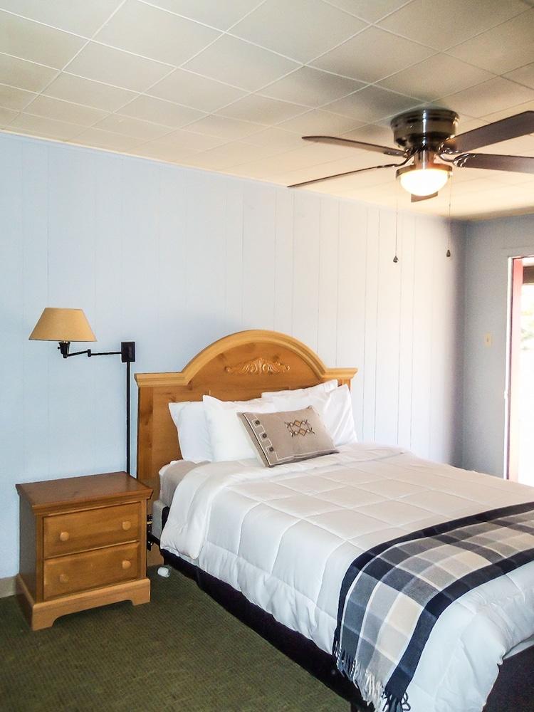 The Gold Pan Motel photo 61