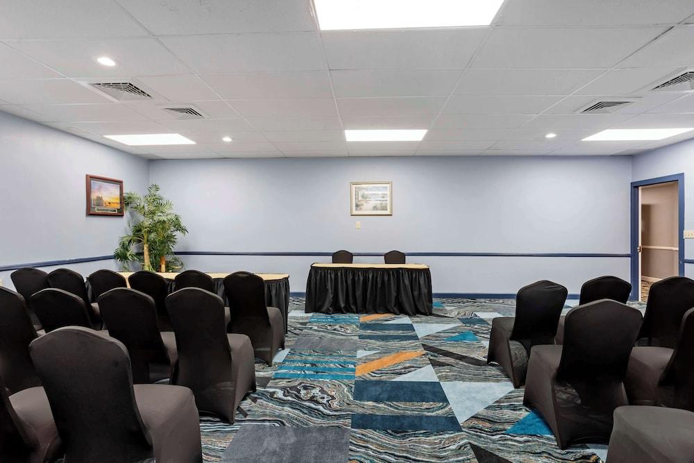 Best Western Rutgers University Hotel photo 46
