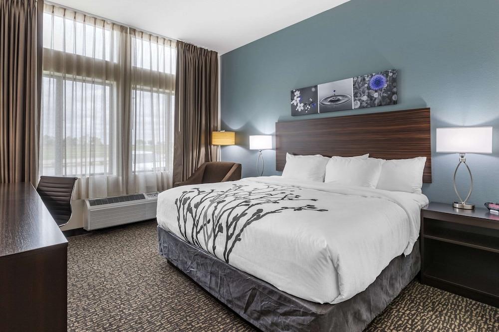 Sleep Inn & Suites Milwaukee/Franklin photo 21