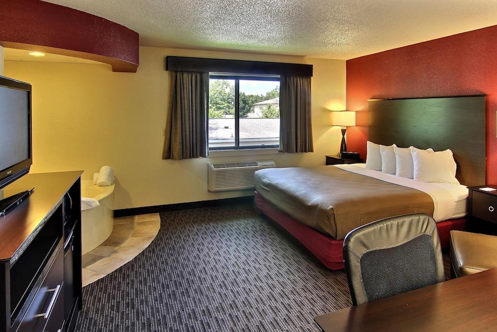 Blossom Hotel & Suites Traverse City photo 43