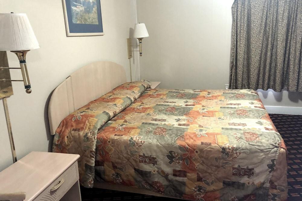 OYO Hotel Starlite Seneca Falls photo 13
