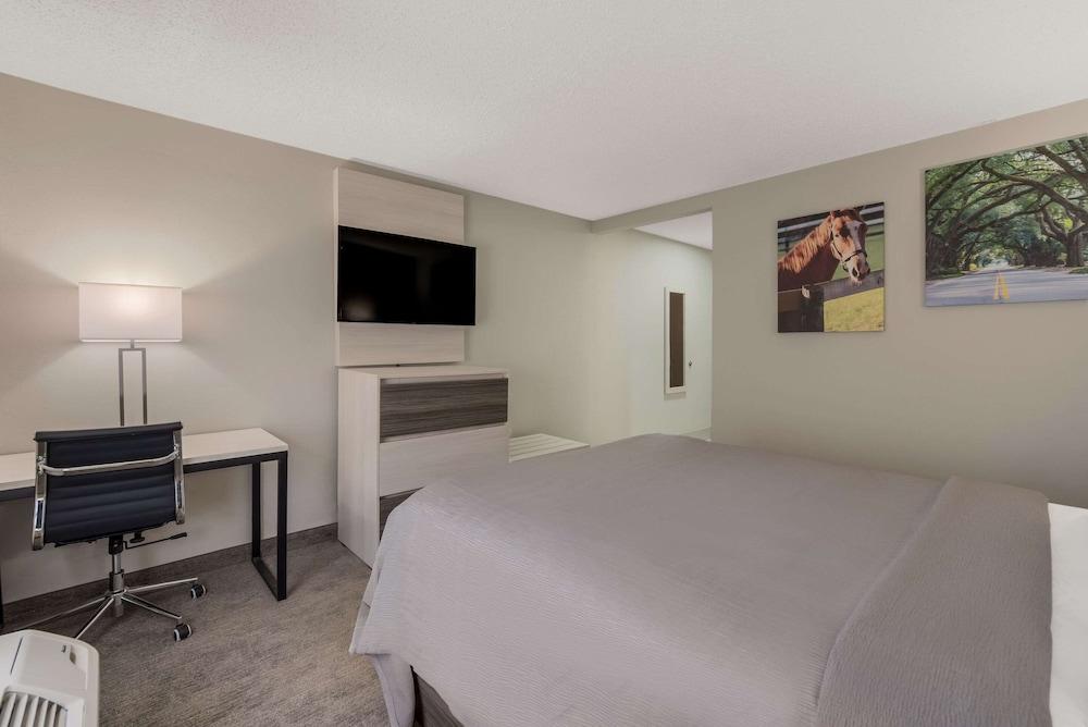 Quality Inn & Suites Aiken South photo 19