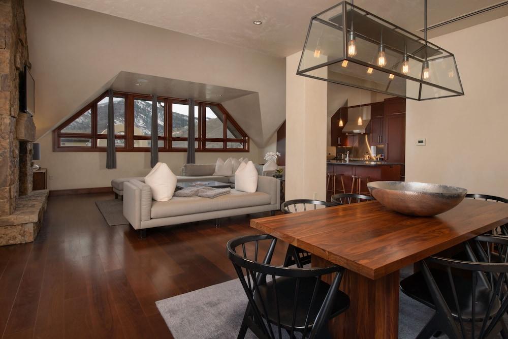 Solaris Residences photo 40