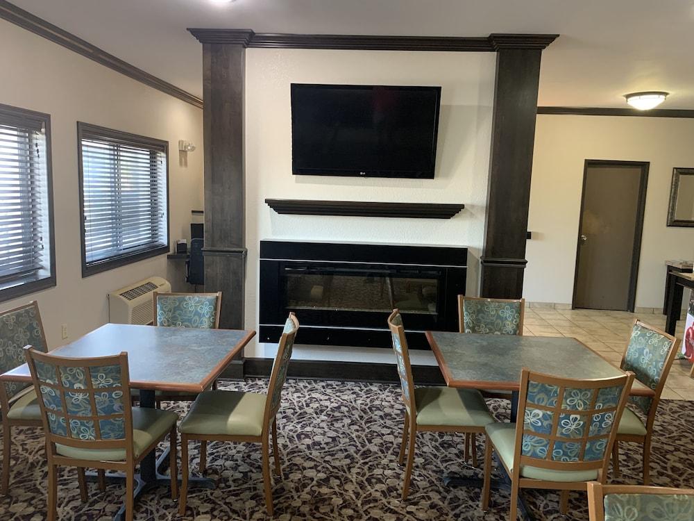 Quality Inn Forsyth - Decatur photo 34