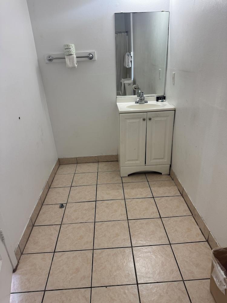 Classic Inn Motel photo 2