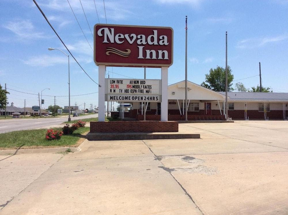 Nevada Inn photo 35