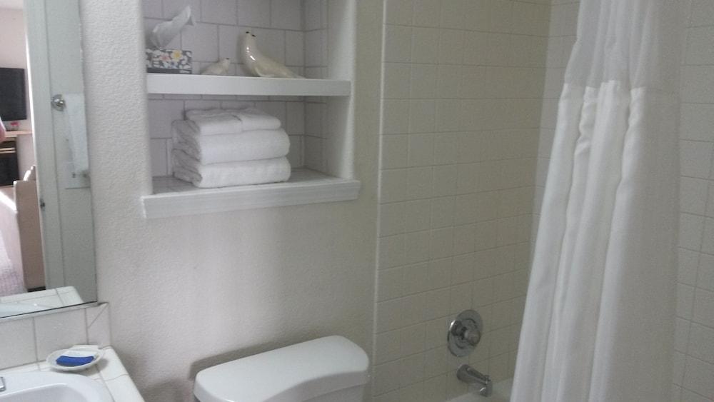 Oceanfront Inn at Shelter Cove photo 19