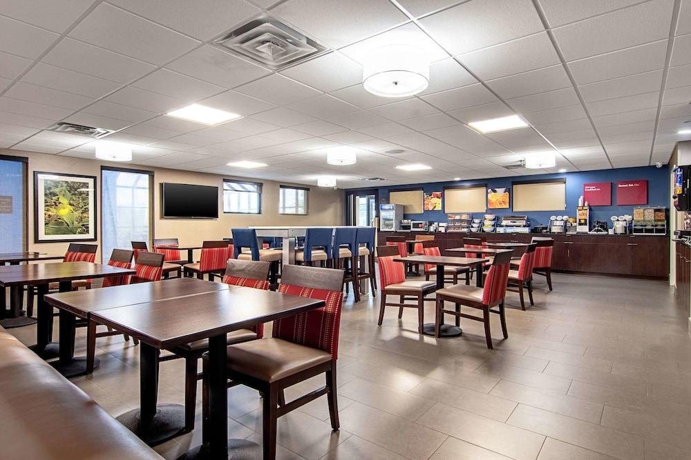 Comfort Suites Knoxville Airport photo 39