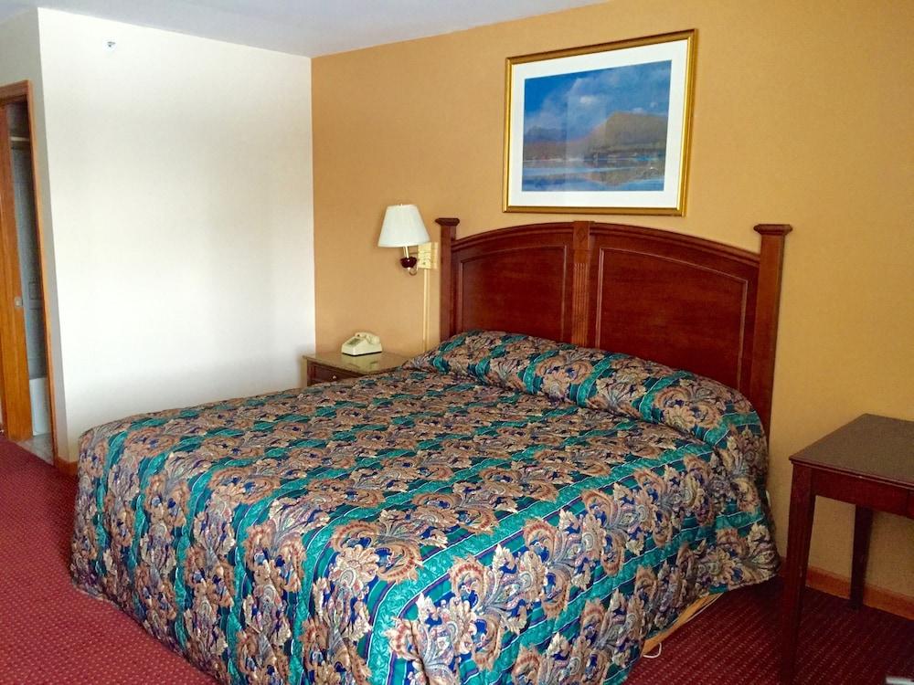 Executive Inn and Suites photo 7