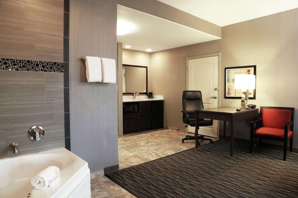 Hampton Inn & Suites Temecula photo 32