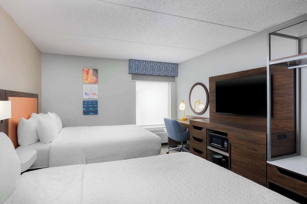 Hampton Inn Louisville-Airport photo 24