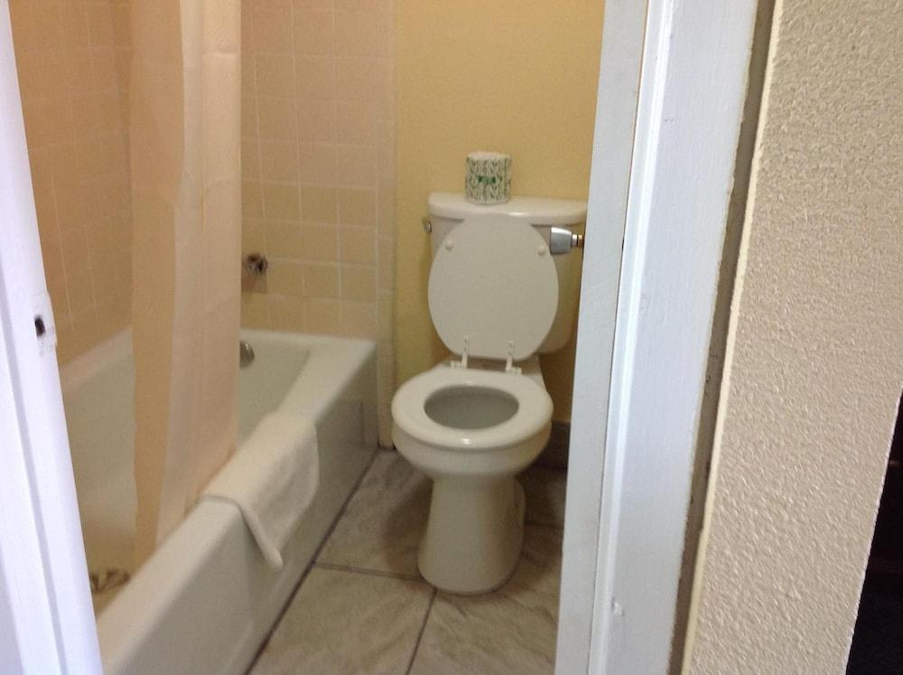 Executive Inn photo 22