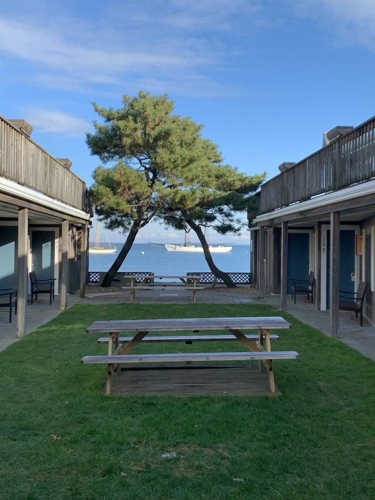 Vineyard Harbor Motel - Private Beach photo 41