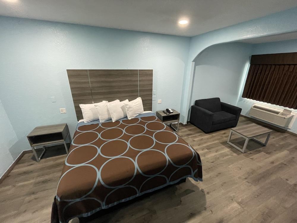 Super Stay Inn Humble IAH East photo 9