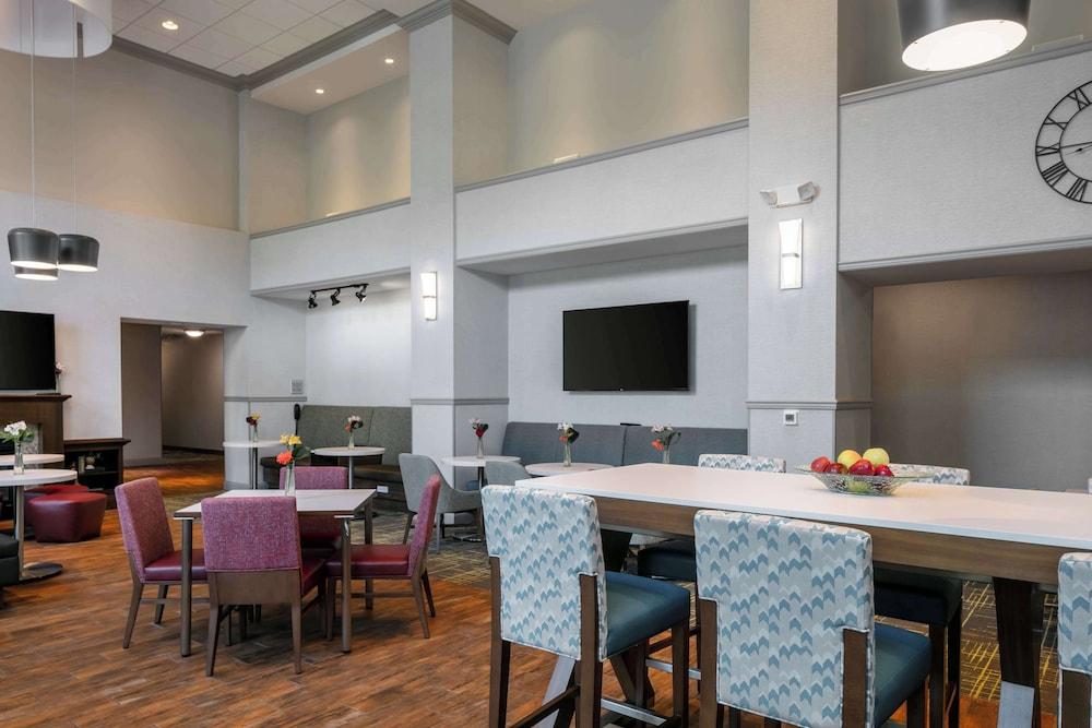 Hampton Inn & Suites Grafton photo 33