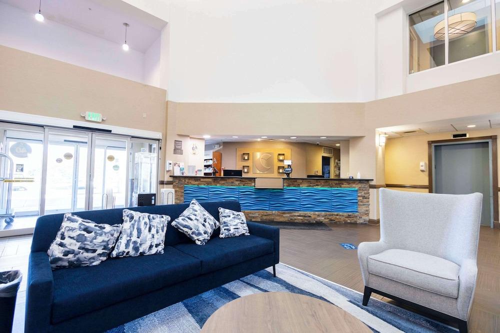Comfort Suites Springfield I-70 photo 8