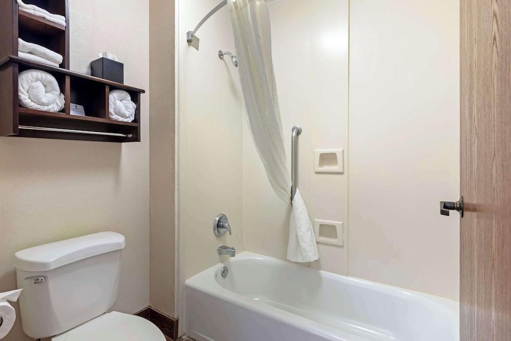 Best Western Colonial Inn photo 28