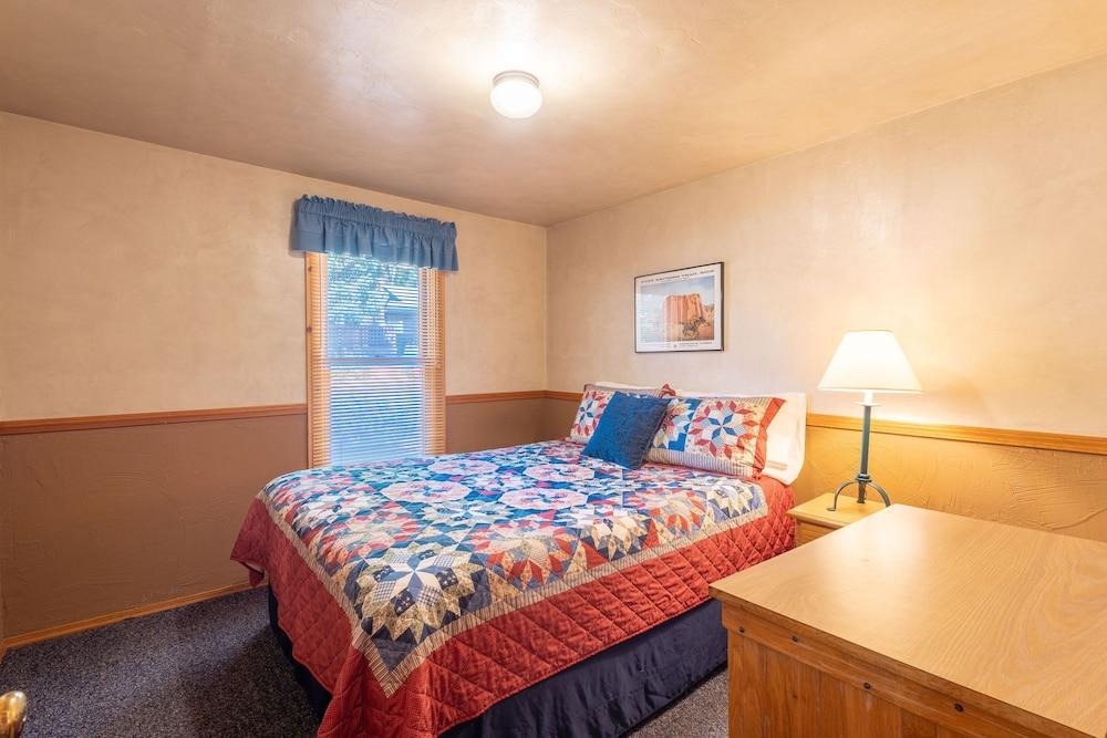 Ruidoso Lodge Cabins photo 23
