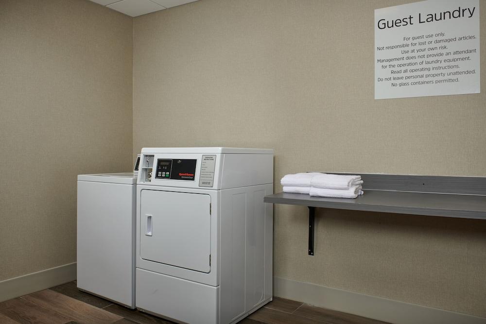 Holiday Inn Express Amherst - Lockport by IHG photo 24