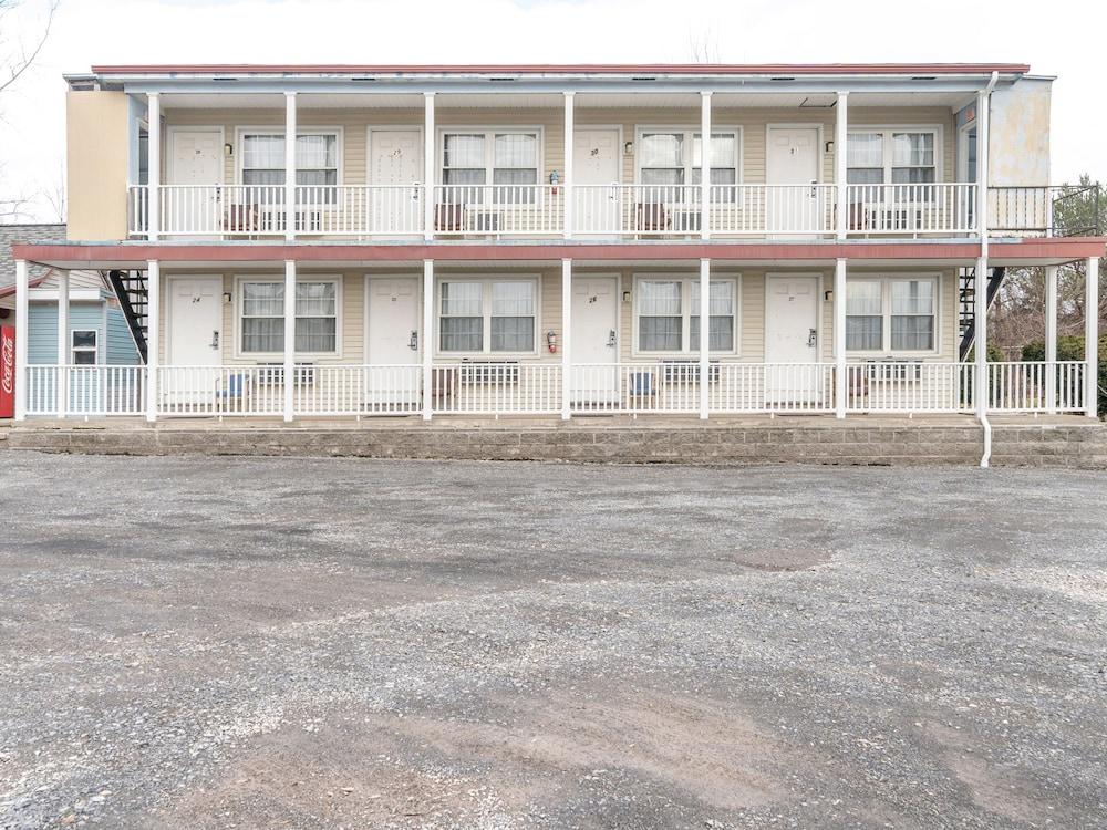 OYO Hotel Starlite Seneca Falls photo 43