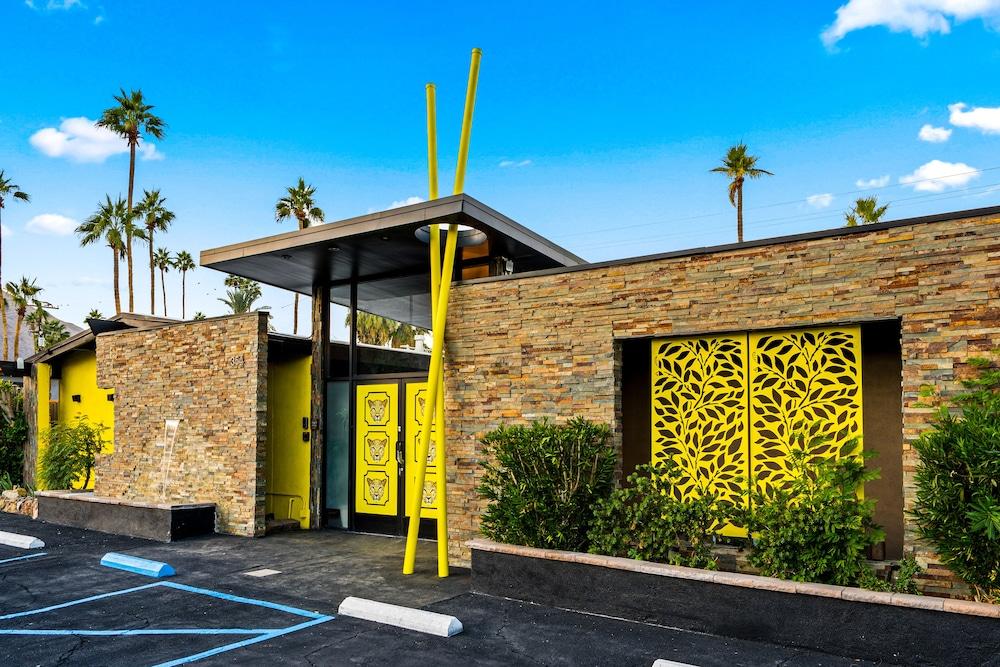 Cheetah Hotel photo 1