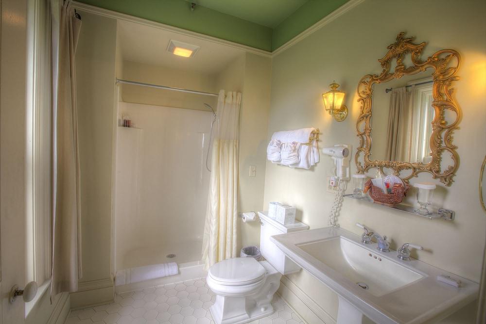 White Springs Manor a Belhurst Property photo 98